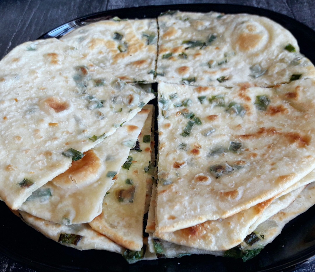 Лепешки с зеленым луком