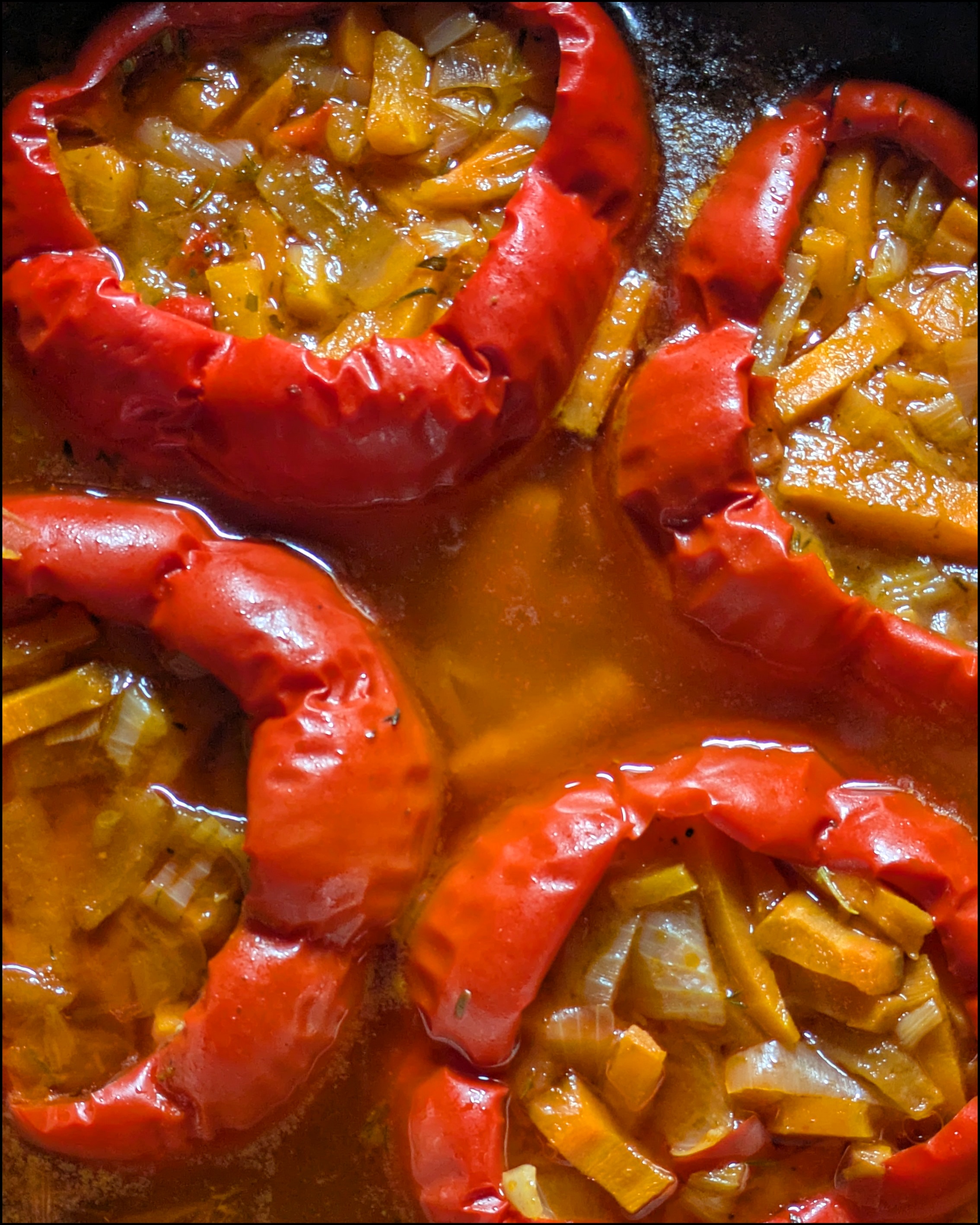Болгарский перец, фаршированый овощами