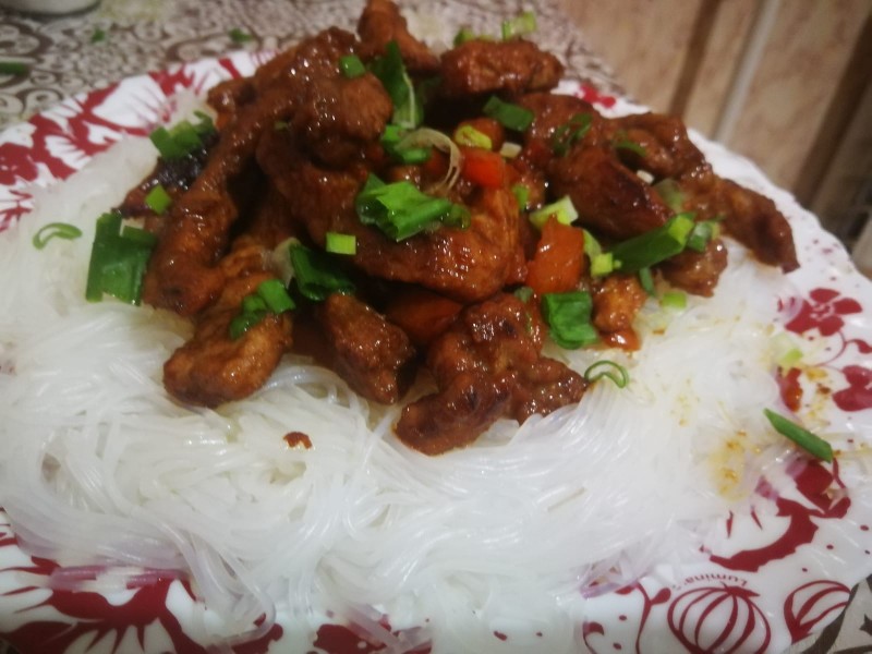 Свинина терияки с фунчозой