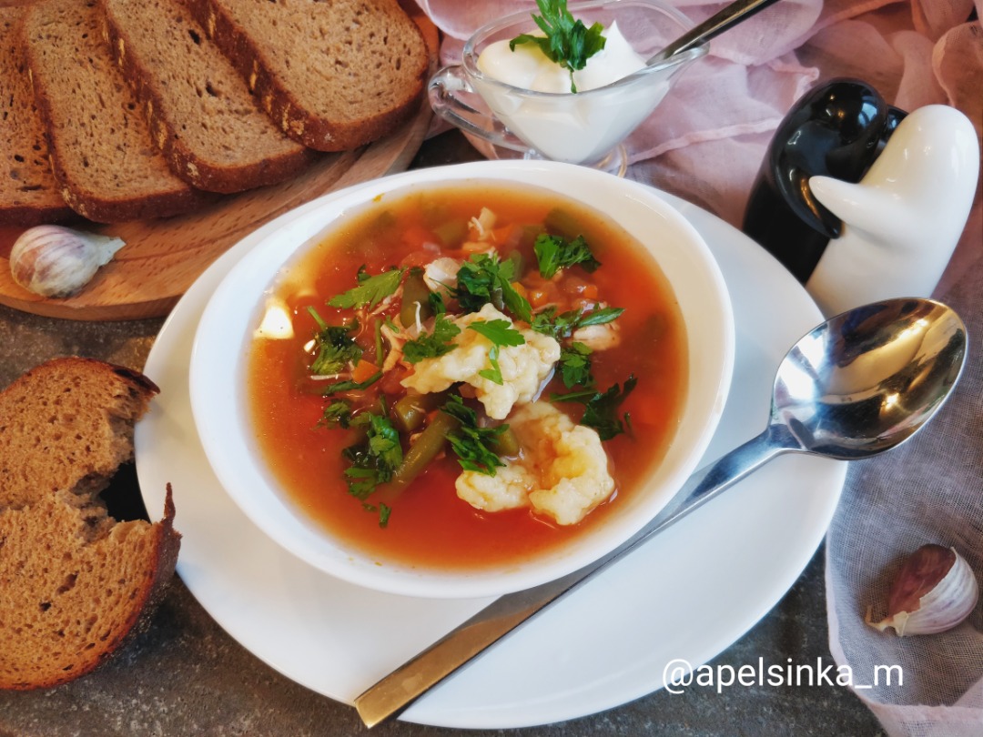 Томатный суп с клёцками