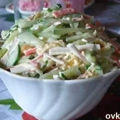 Салат с сыром "сулугуни (косичкой)."