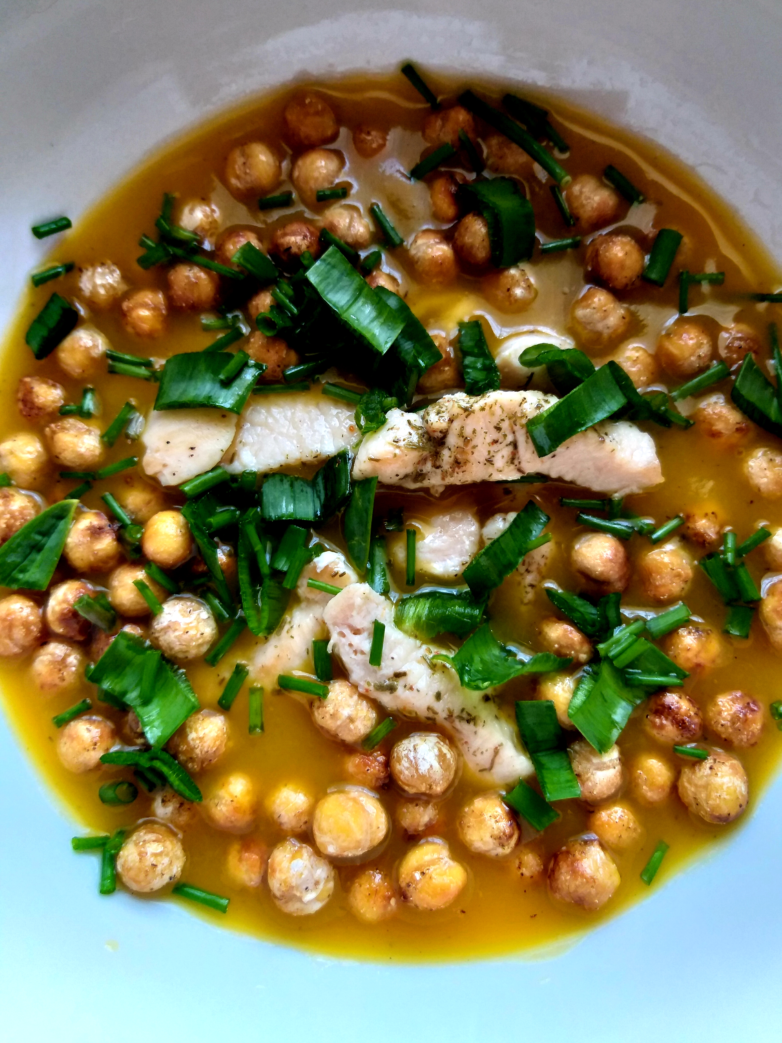 Тыквенный суп-пюре с хрустящим нутом