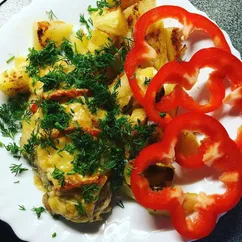 Отбивная фаршированная помидорами, сыром и грибами