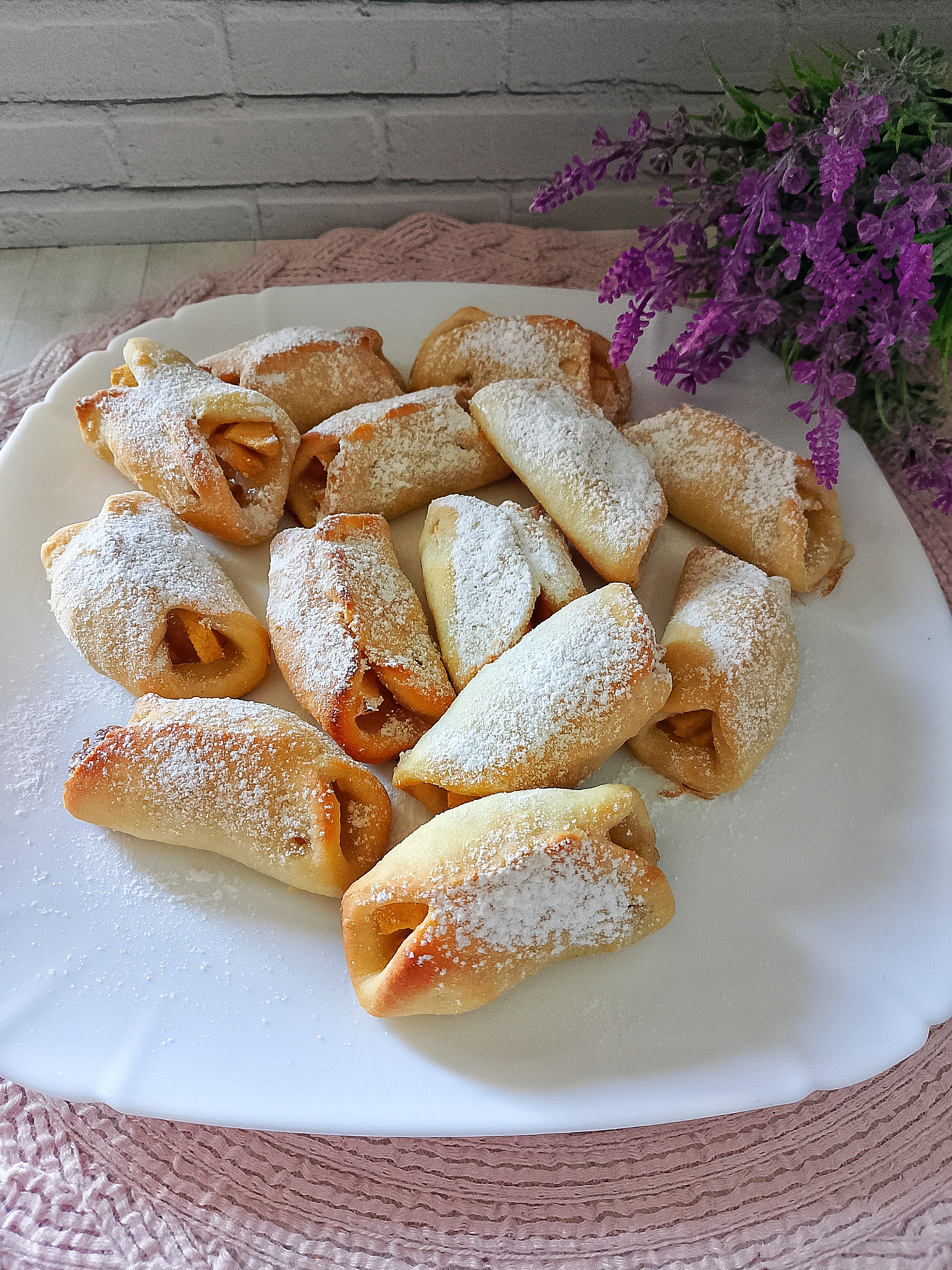 Творожное печенье с яблоком
