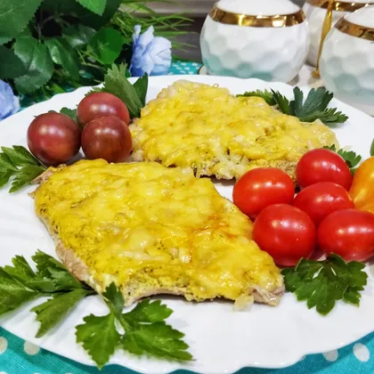 Свиные отбивные под сыром