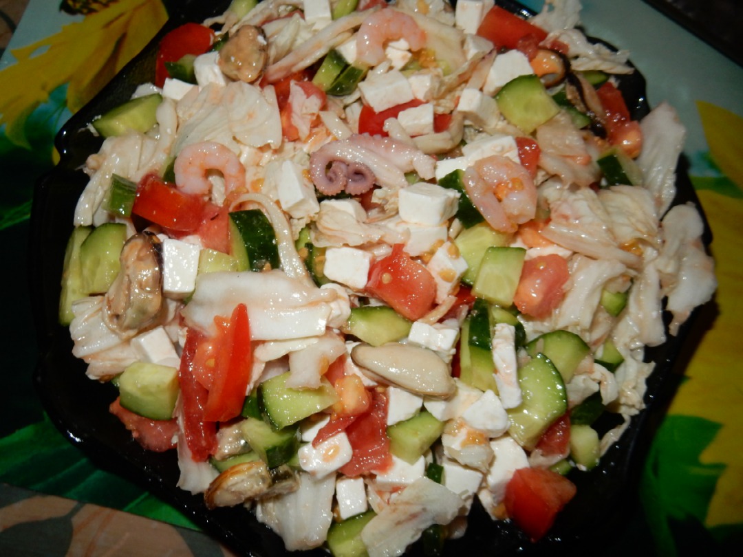 Новогодний салат с морепродуктами: рецепт с фото и видео пошагово | Меню недели