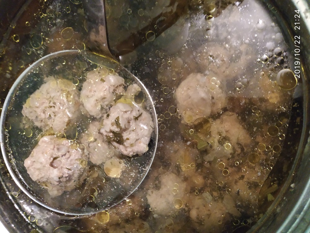 Суп с необычными фрикадельками