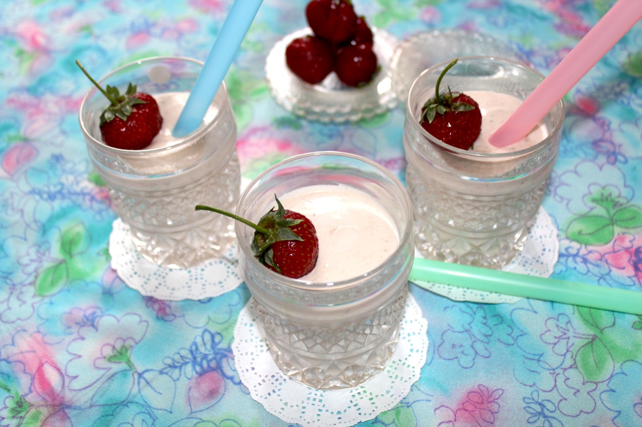 Ягодно-фруктовый йогурт в мультиварке: рецепт с фото