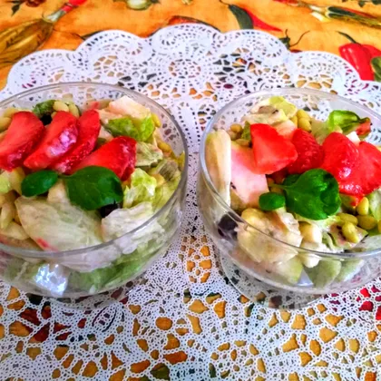 Фруктовый салат с салатом Айсберг