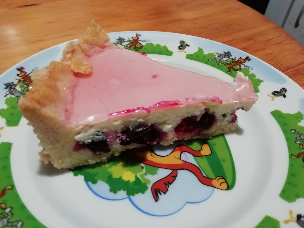Пирог с творогом и замороженными ягодами - рецепт с фото