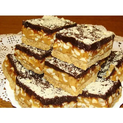 Карамельно - ореховый десерт без выпечки