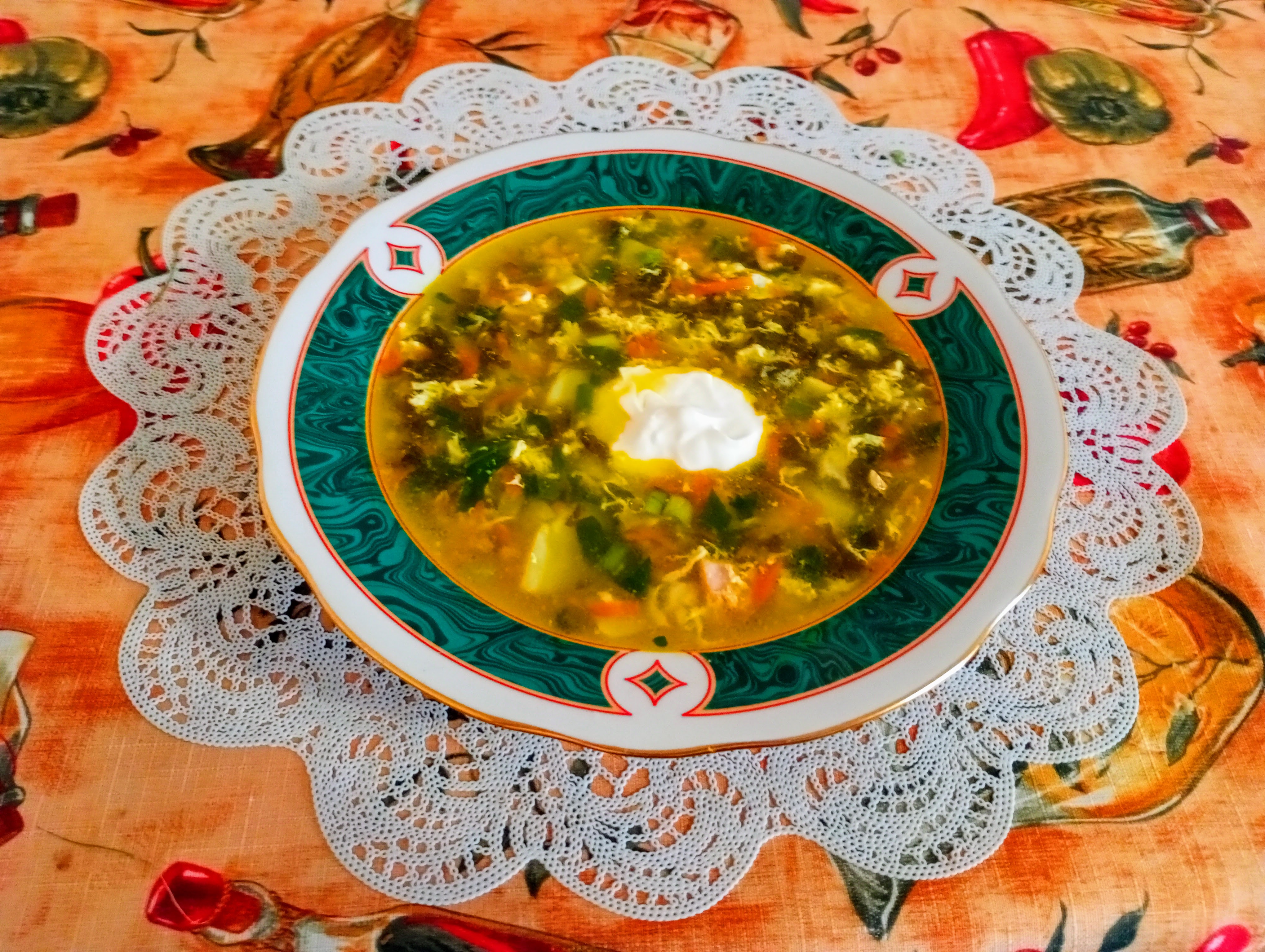 Суп из щавеля с копченой курицей