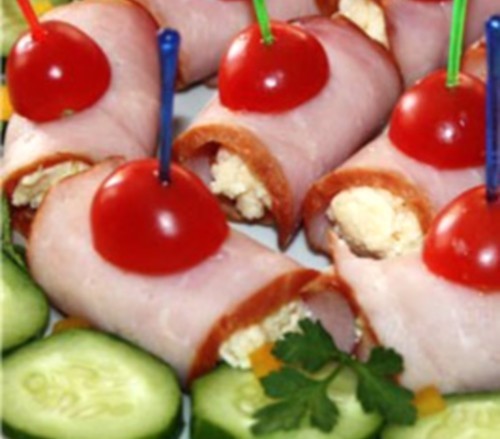 Закусочные рулетики из мяса с сыром