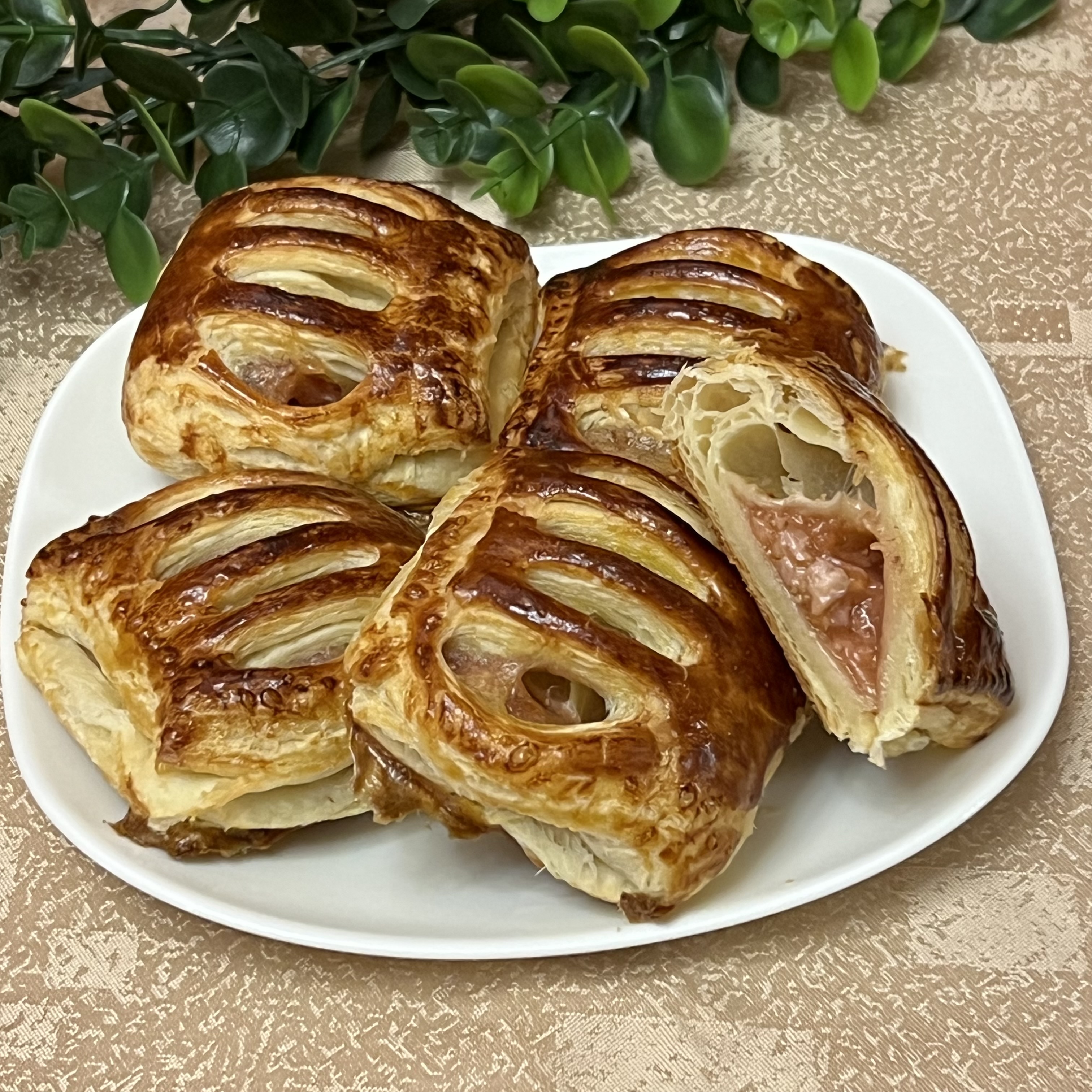 Слойки с клубникой 