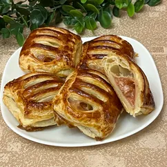 Слойки с клубникой 