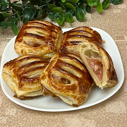 Слойки с клубникой 