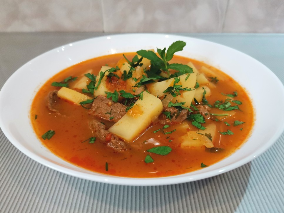 Густой мясной суп