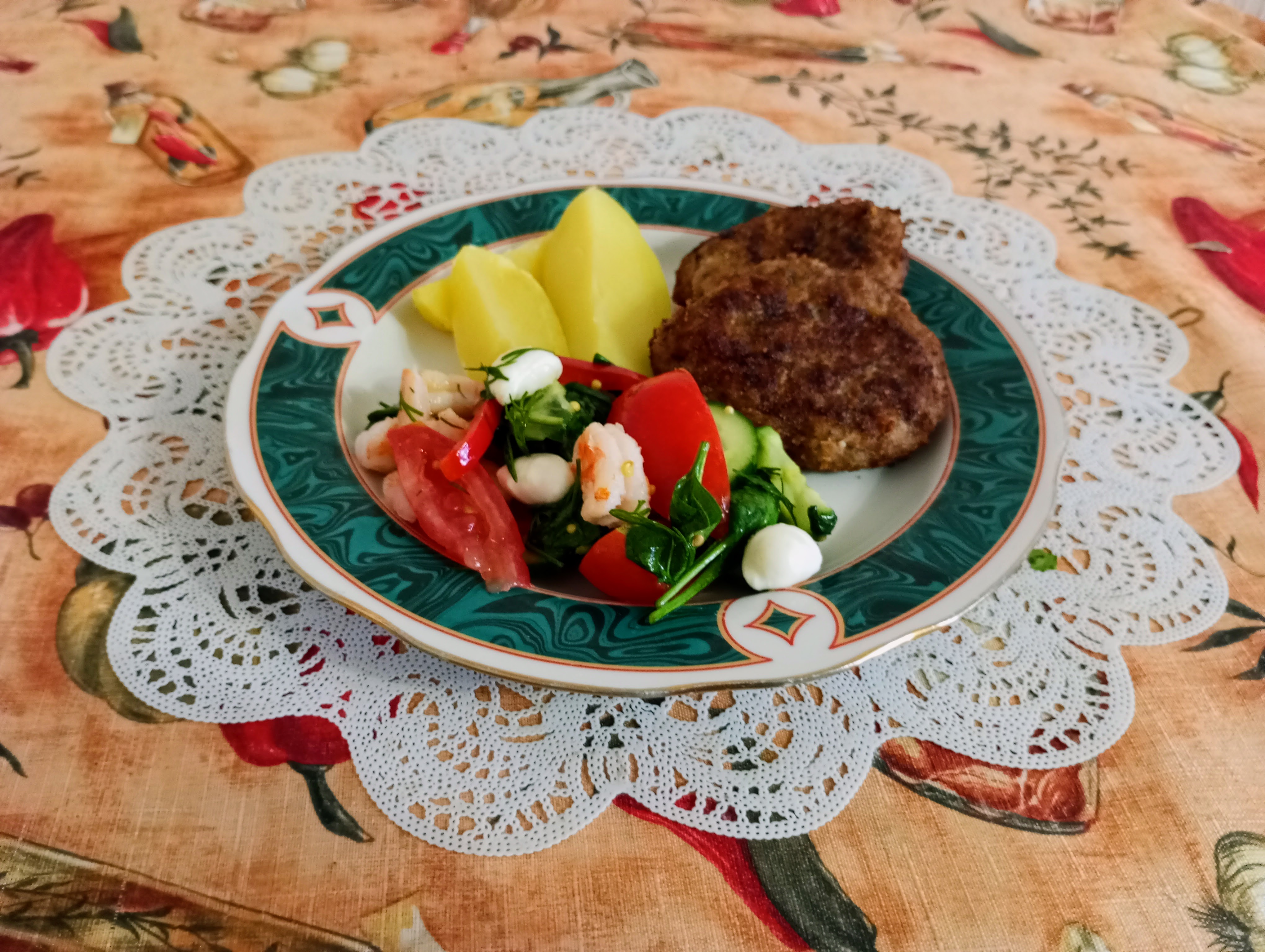 Нежные и сочные котлеты с  кабачком 