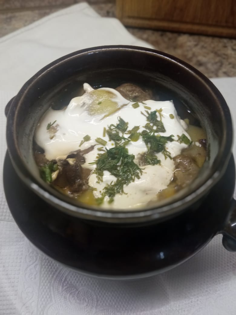 Жаркое из зайчатины (кролика) в горшочках