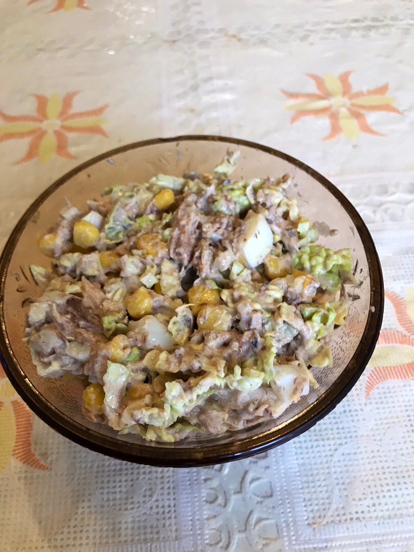 Салат с тунцом и пекинской капустой