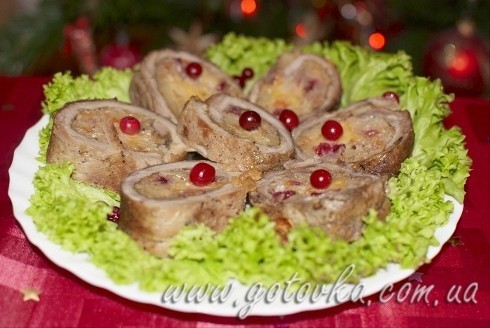 Мясной рулет с квашенной капустой