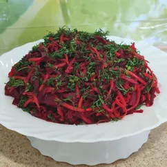 Салат из свёклы, моркови и лука