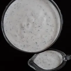 Сметанный соус с чесноком и зеленью 🥛