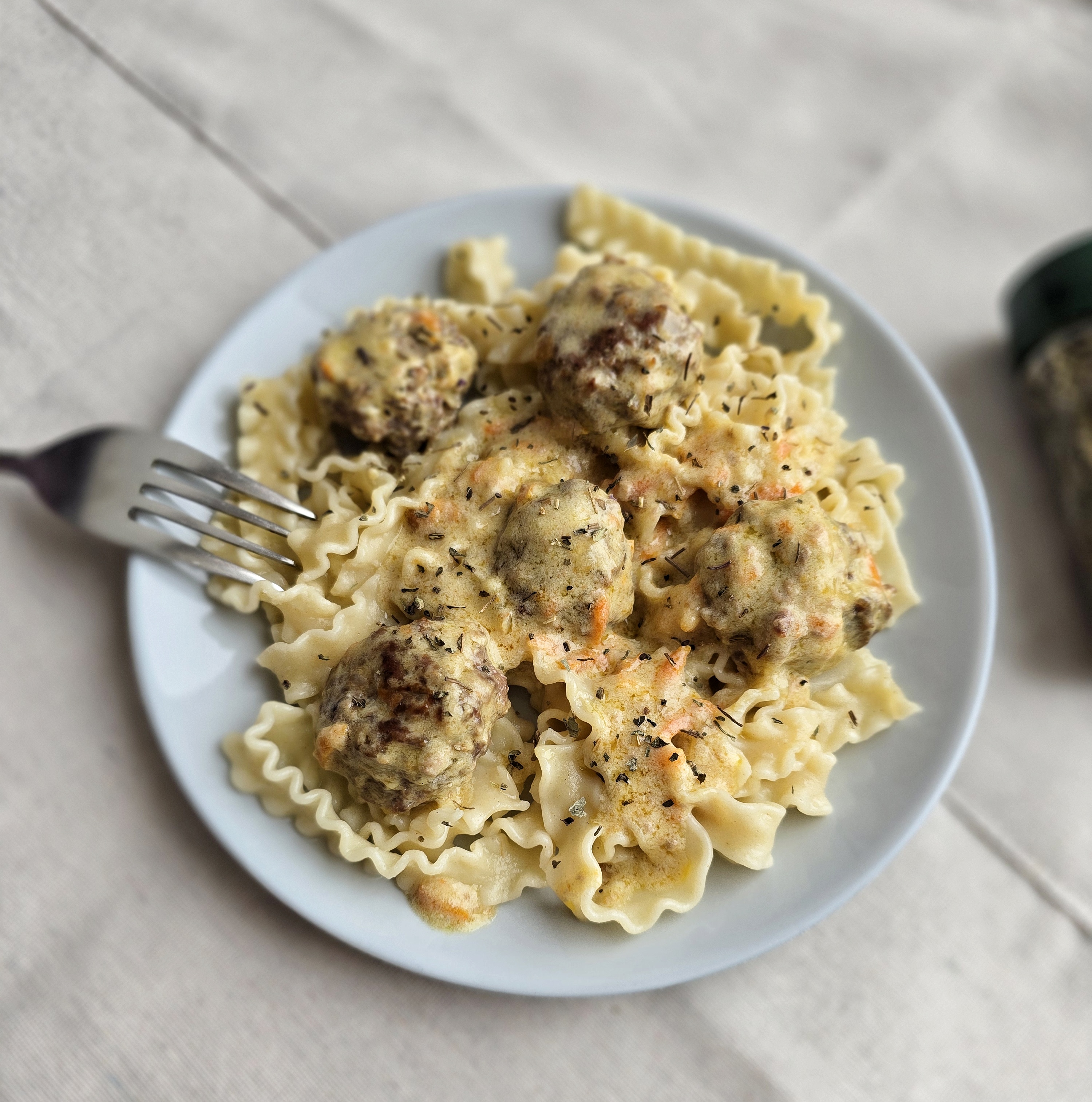 Фрикадельки в сливочным соусе