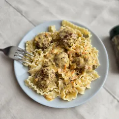 Фрикадельки в сливочным соусе