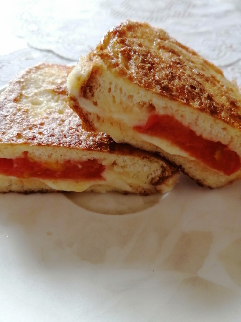 Гренки с сыром🧀 и помидорами🍅