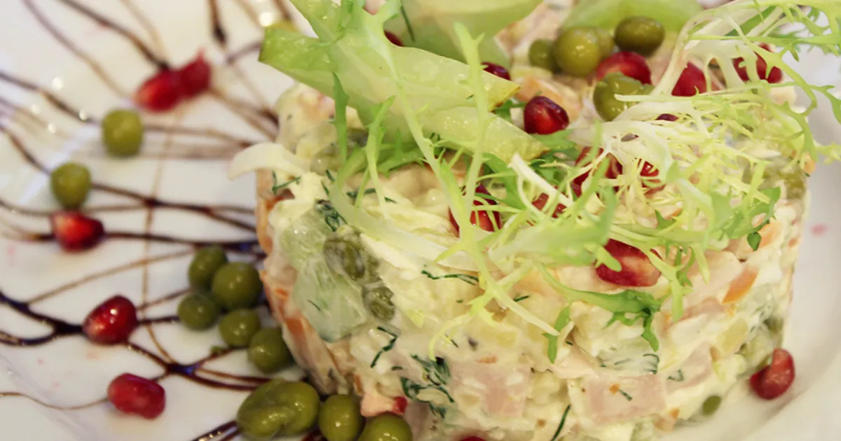 Оливье\"Праздничное\" #неПП рецепт с фото пошаговый от Настя Дивинская