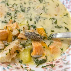 Сливочная уха из красной рыбы