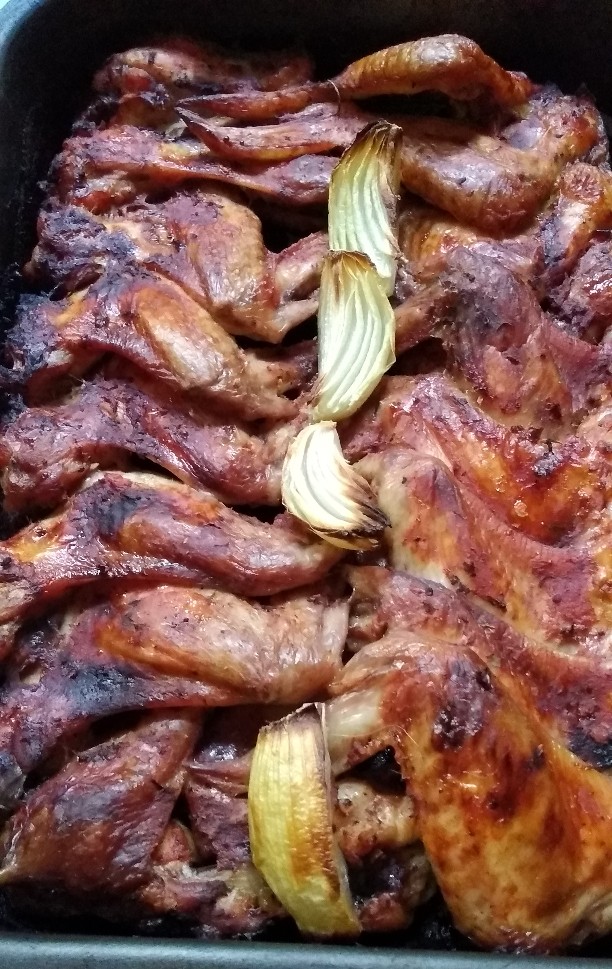 Крылышки запечённые в аджике