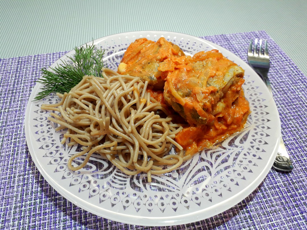 Вкусный минтай в сметанном соусе