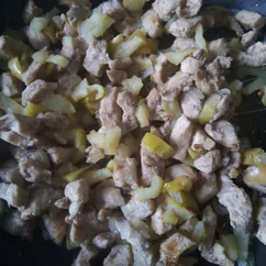 Куриная грудка с яблоком