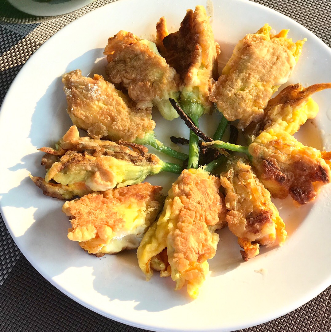 Цветки кабачков в кляре