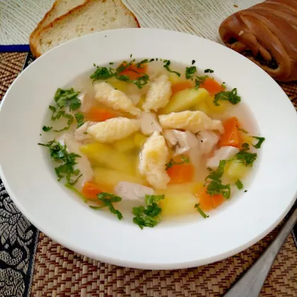 Куриный суп с манными клецками