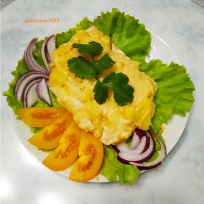 Филе курицы с ананасами под сырной корочкой