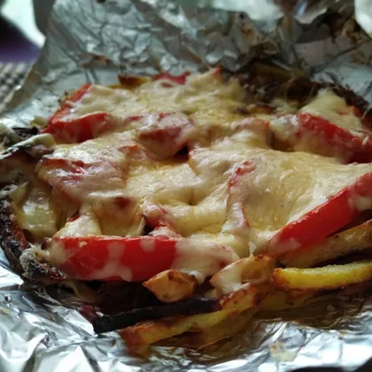 Картофель, запеченный с помидорами и сыром в аэрогриле