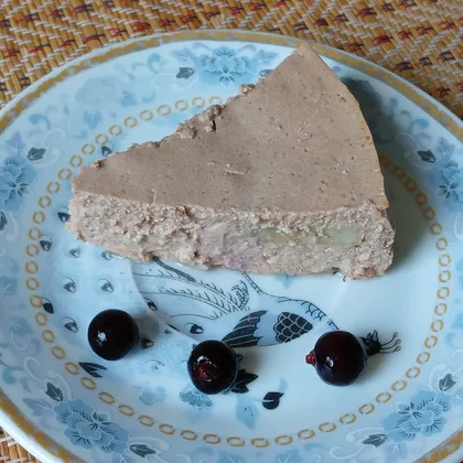 Шоколадная творожная запеканка с финиками и фруктами без сахара