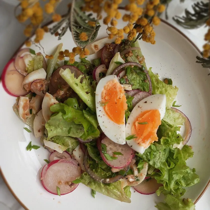 Салат с редисом