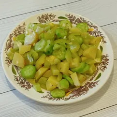 Салат с картошкой, огурцами и сладким перцем