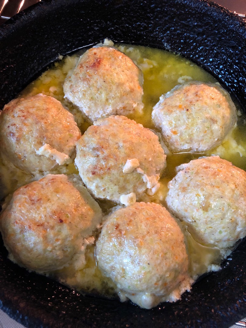 Биточки из куриной грудки и овощей
