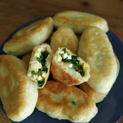 Пирожки с луком и яйцом