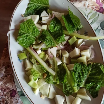Салат из дайкона с каперсами