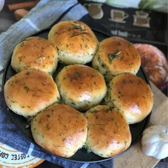 Пампушки с чесноком и зеленью🥖🌿