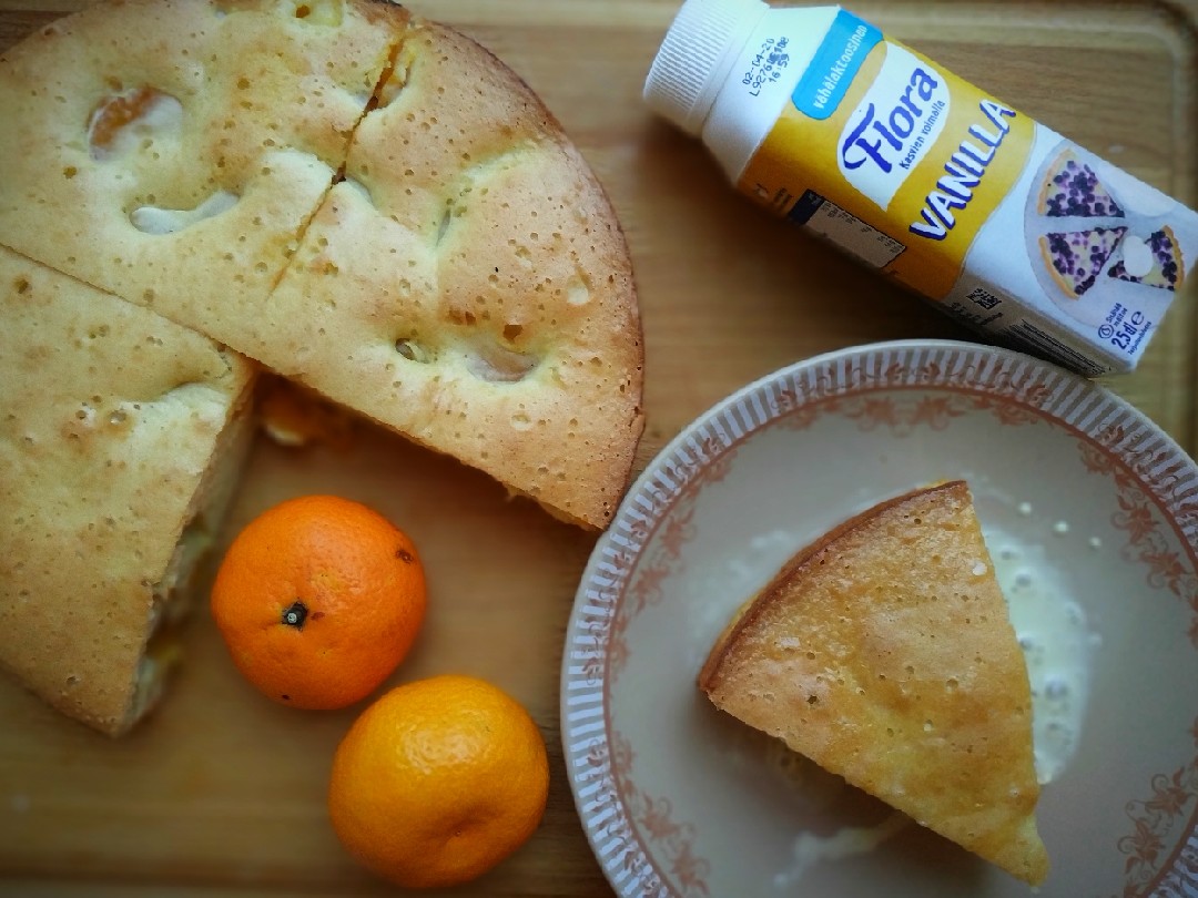 Шарлотка с мандаринами