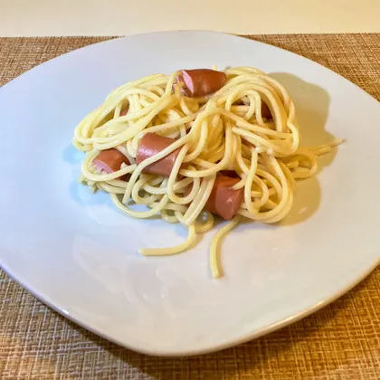 Спагетти «Медузы» с сосисками