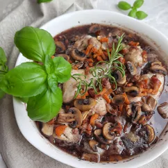 Петух в вине Кок-о-вен. Горячие блюда на новогодний стол