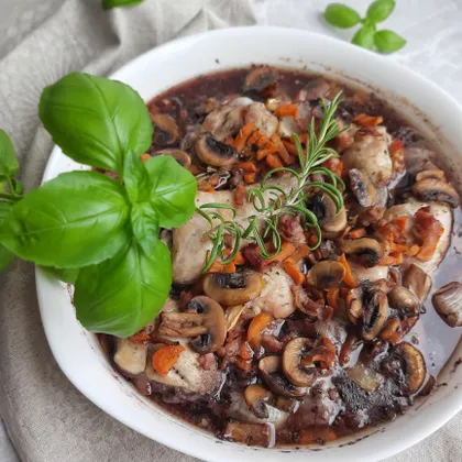 Петух в вине Кок-о-вен. Горячие блюда на новогодний стол